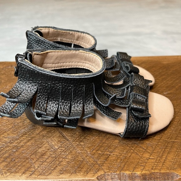 Monkey Feet Black Fringe Sandals Size 18-24 mo size 5/5.5 toddler - Picture 2 of 7